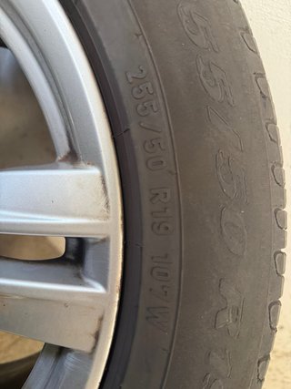 4 ruedas con llanatas de BMW