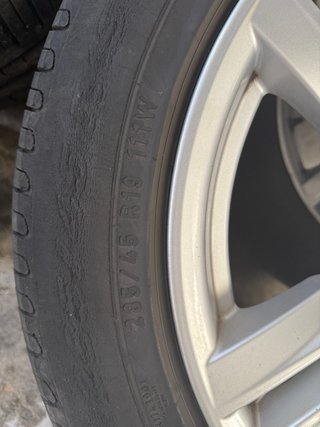 4 ruedas con llanatas de BMW