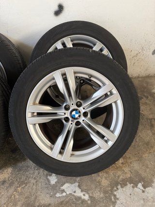 4 ruedas con llanatas de BMW