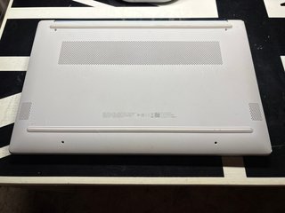 HP Laptop 15 (2023) para reparar o para piezas
