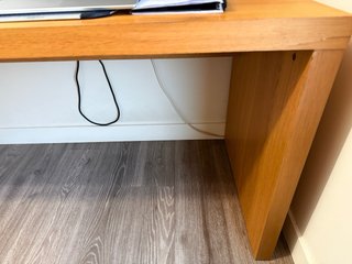 Escritorio de madera para ordenador