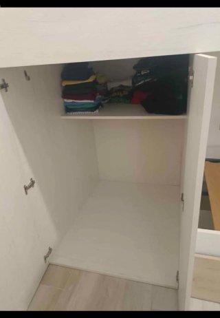 Litera de madera con cajones