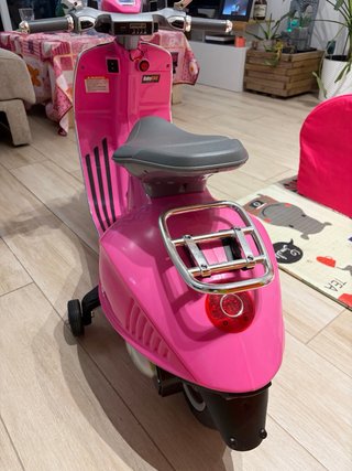 Vespa Eléctrica Niña 12V Rosa