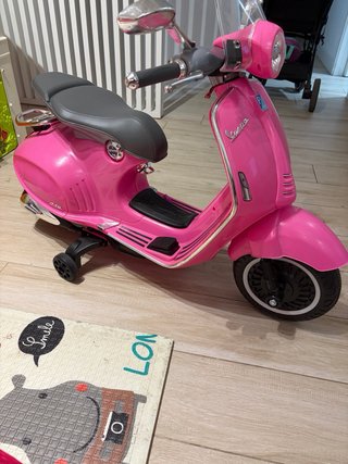 Vespa Eléctrica Niña 12V Rosa