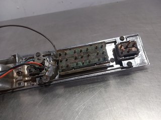 MANDO ELEVALUNAS DELANTERO DERECHO CADILLAC ELDOR