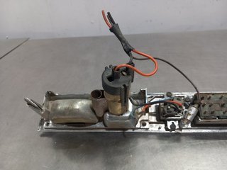 MANDO ELEVALUNAS DELANTERO DERECHO CADILLAC ELDOR