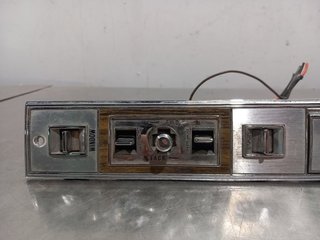 MANDO ELEVALUNAS DELANTERO DERECHO CADILLAC ELDOR