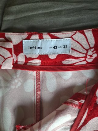 Pantalón tobillero estampado floral