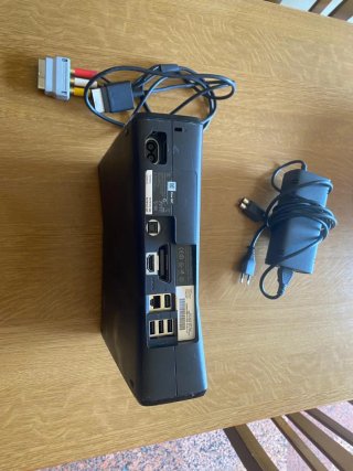 Xbox 360 Nera Completa di Cavi