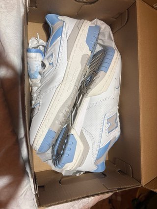 Zapatillas New Balance blancas y azules de piel
