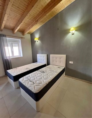 Offerte su letti completi con canapés e materassi 90x190