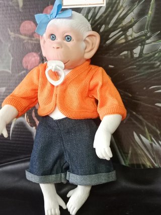 Mono bebe,copito de nieve,cuerpo de goma blandito,