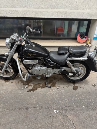 Hyosung Aquila Cruiser Negra/Plateada