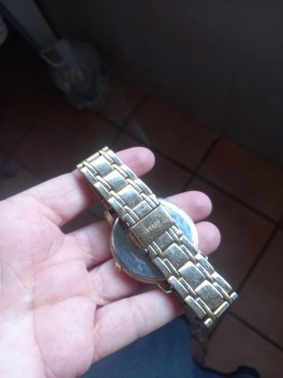 Reloj Guess Dorado Mujer