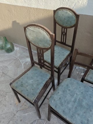 Juego de 5 sillas antiguas de madera y tela