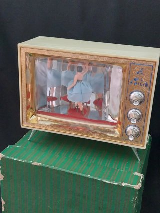 TV  miniatura antiguo