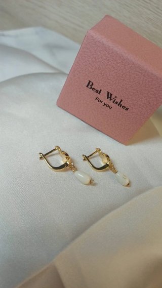Pendientes Corales Blancos Chapado Oro