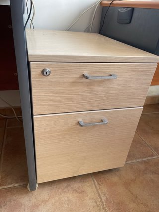 Cajonera de oficina madera y metal