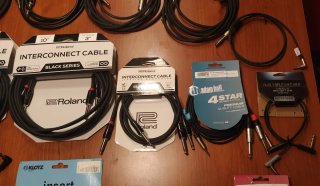 Lote de mat. de estudio, cables, fuentes..