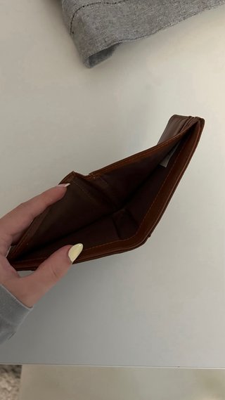 Billetera de cuerina con múltiples bolsillos