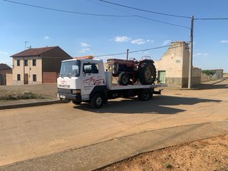 Grua porta coches nissan l35