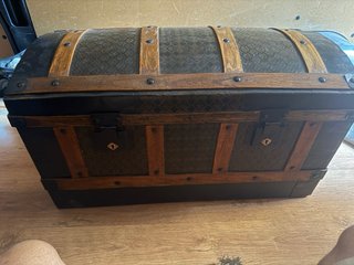 Baúl antiguo centenario