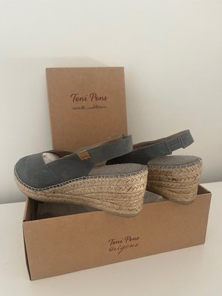 Alpargatas de cuña en ante gris Toni Pons mujer