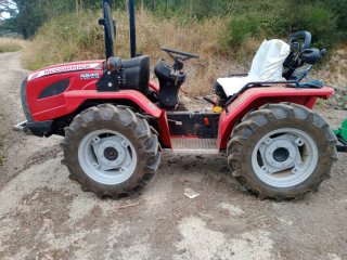 Tractor McCormick 4645 ISM con remolque