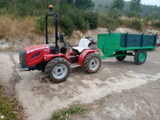 Tractor McCormick 4645 ISM con remolque