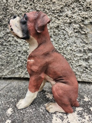 Figura de perro Bóxer