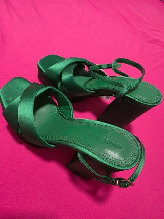 Zapatos de tacón Stradivarius verdes