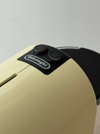 Cafetera Nespresso Beige COMO NUEVA