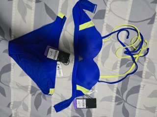 Bikini azul y amarillo con copas talla S/M