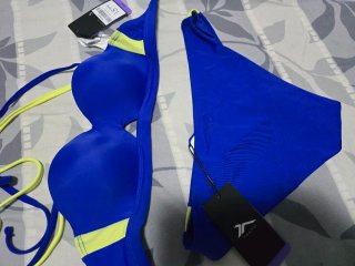 Bikini azul y amarillo con copas talla S/M