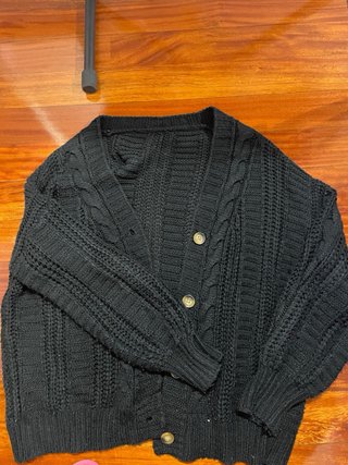Cárdigan negro tejido