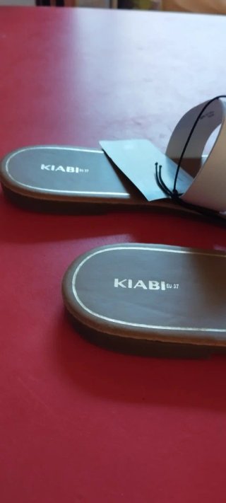 SÓLO HAGO ENVÍOS - Sandalias blancas Kiabi T.37