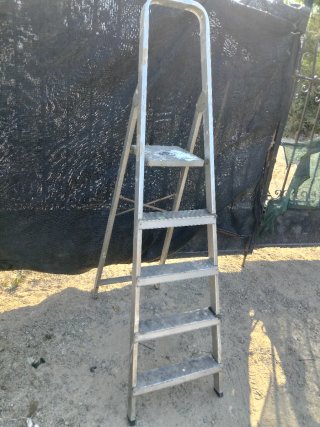 Escalera aluminio 5 peldaños