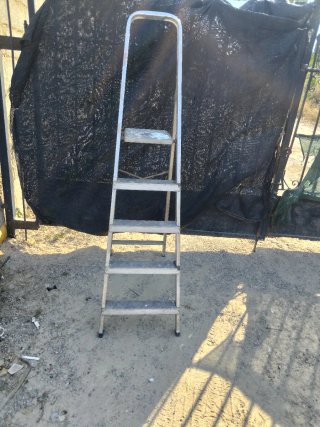 Escalera aluminio 5 peldaños