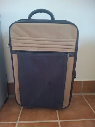 Maleta de cabina beige y azul