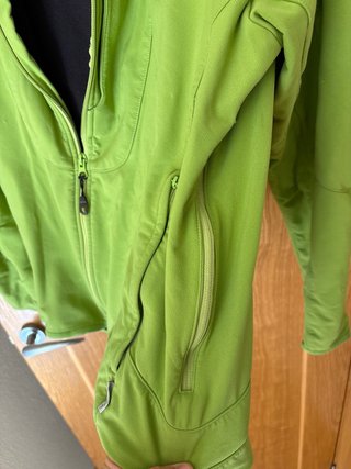 Cortavientos Quechua verde pistacho