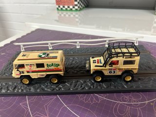 Scalextric Land Rover y Pinzaguer STS