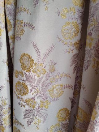 Traje de Fallera Niña Oro y Lila Tiene para sacar