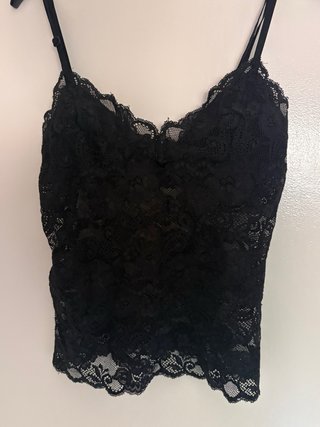 Top lencero negro encaje
