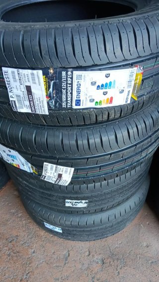 Neumático 225/50 R17
