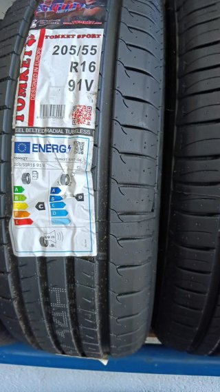Neumático 225/50 R17