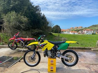 Suzuki RM 250 E Matriculada