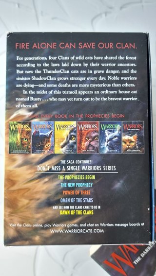 Warriors: The Prophecies Begin - Inglés
