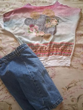 Conjunto camiseta y falda vaquera