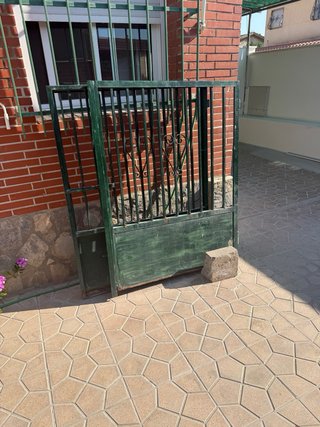 Puertas de garaje de hierro abatibles