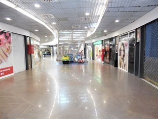 Local comercial en alquiler en Valleaguado - La Cañada en Coslada